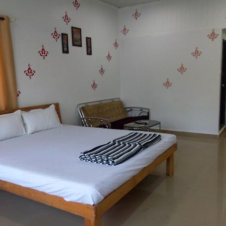 Om Shree Bed And Breakfast Harihareshwar Buitenkant foto